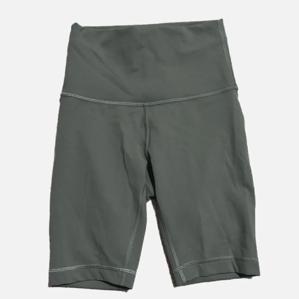 Lululemon Woman's Size 2 Army Green Blissful Bend Super High Rise Shorts